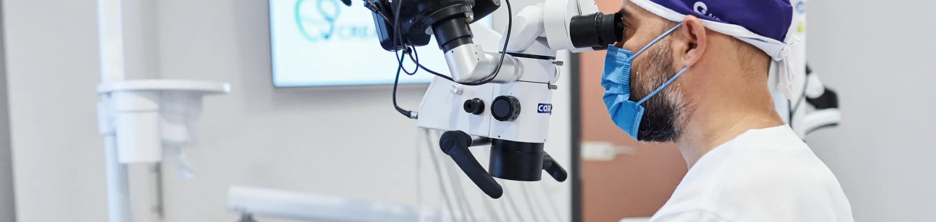 Endodontie cu microscop