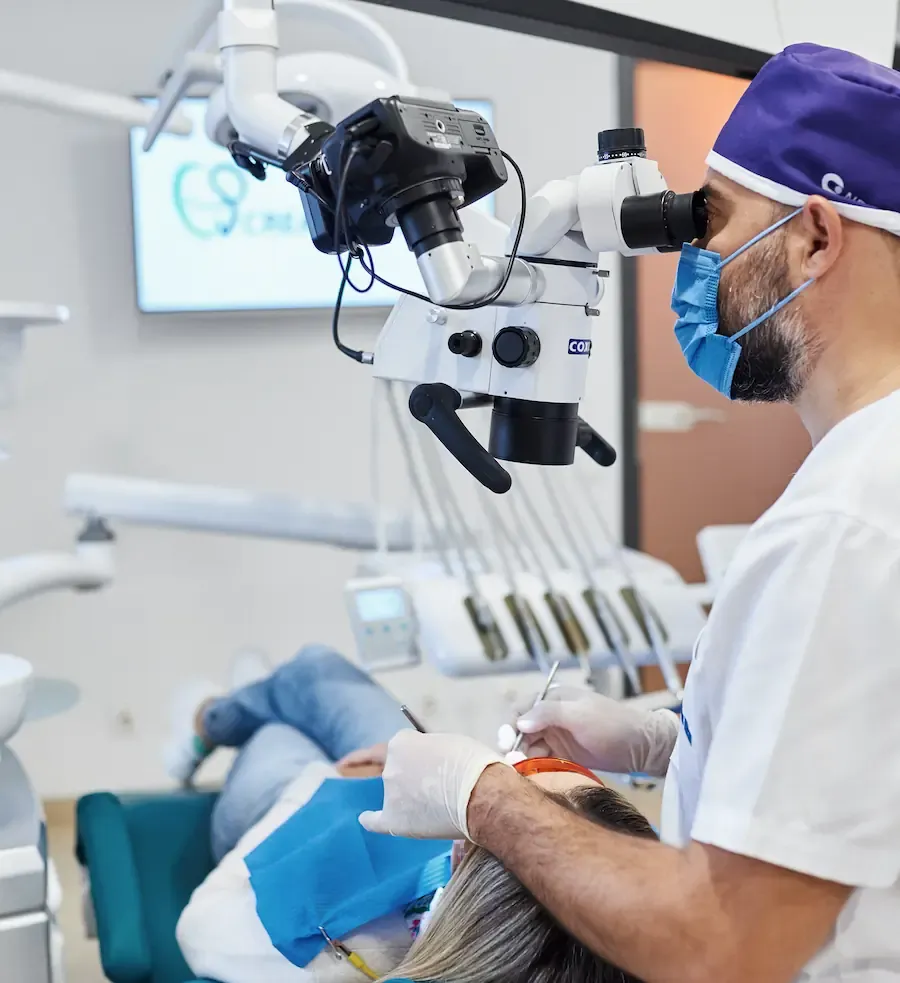 Endodontie cu microscop